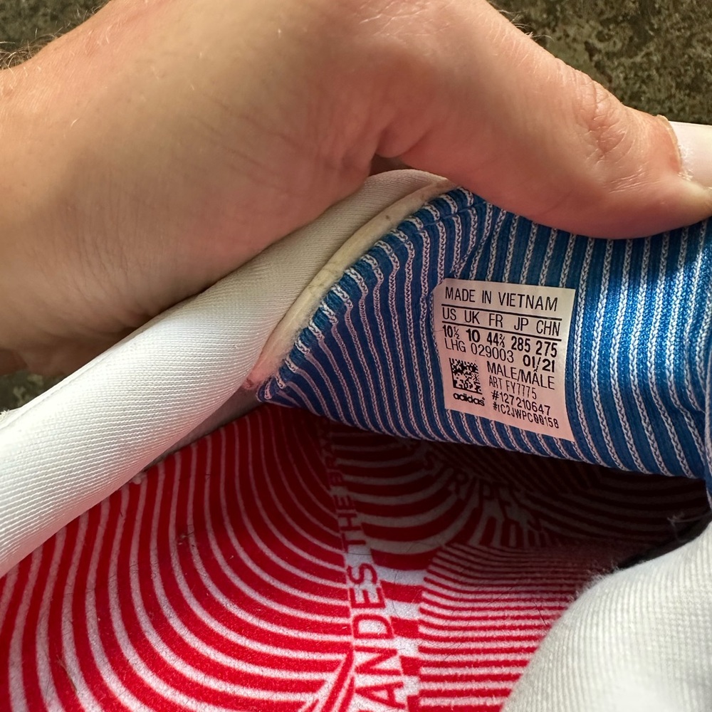 Adidas Men's White Sneakers with Red, Blue, and Gold Accents Puig skateboarding - Picture 5 of 5